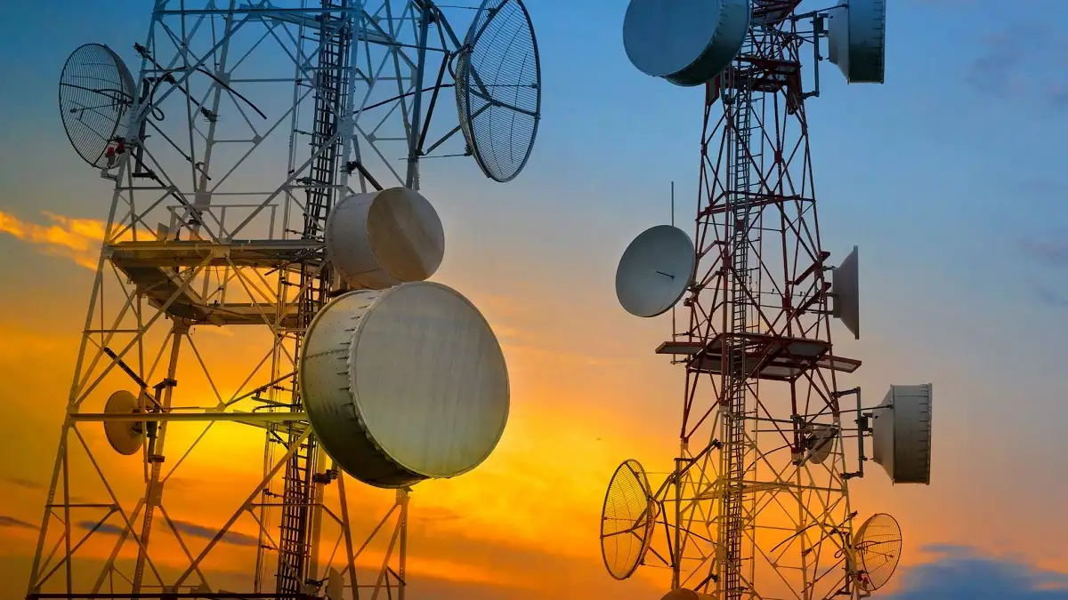 cc's 700 mhz spectrum auction and google